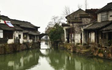 龙地逃生